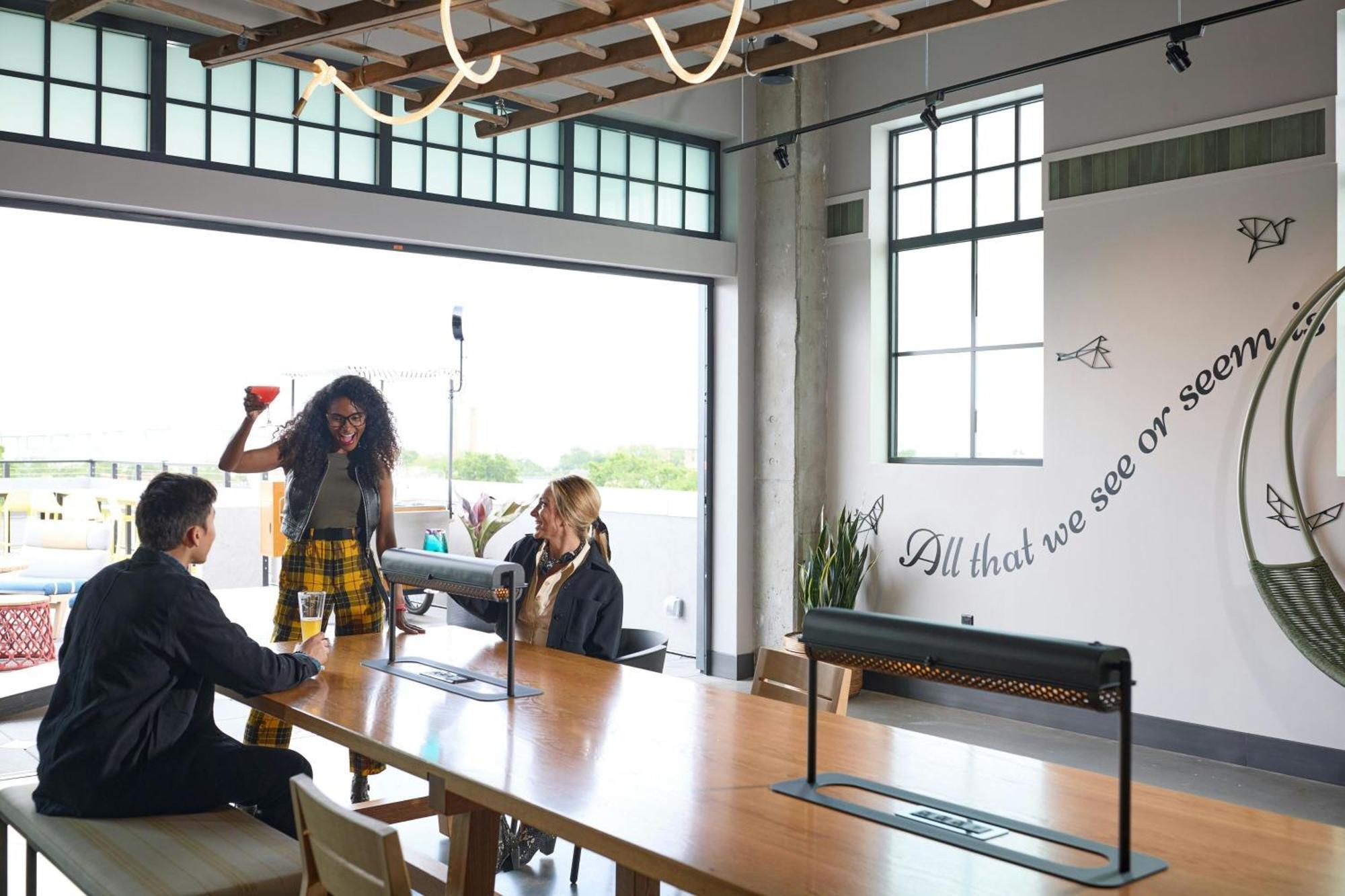 Moxy Charleston Downtown Hotel Екстериор снимка